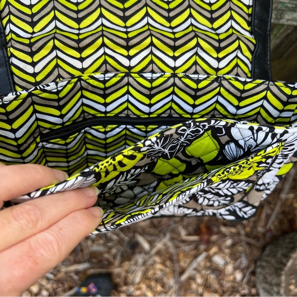 New Vera Bradley Crossbody Citron Purse - Picture 6 of 11